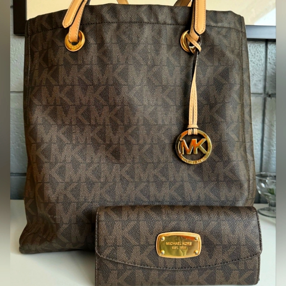 Michael Kors Jet Set Bag and Wallet